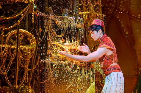 Get Your UK Disney Fix With Disney S Aladdin At The Palace Theatre