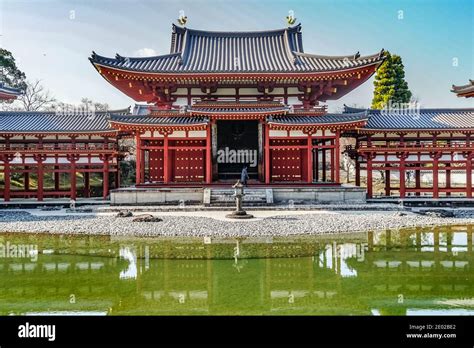 Phoenix Hall Hoodo Byodoin Temple Uji Kyoto Japan Stock Photo Alamy