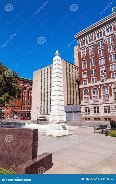 The Dealy Plaza in Downtown Dallas Editorial Photo - Image of courthouse, plaza: 50455866