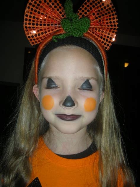 Cute Pumpkin Face makeup | Cute halloween makeup, Cute pumpkin faces ...