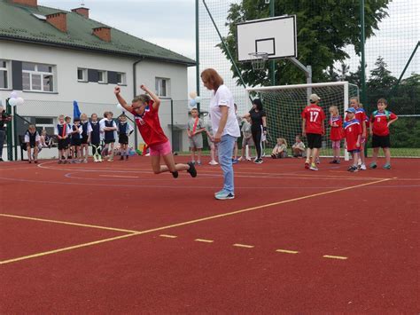 Otwarcie Boiska Wielofunkcyjnego Przy Szkole Podstawowej W Lisowie