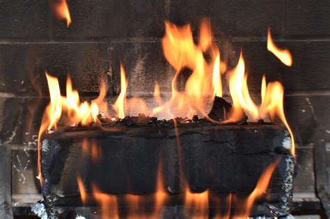 10 000 Kostenlose Feuer Kamin Und Feuer Bilder Pixabay