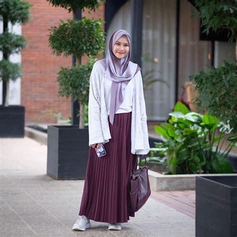 15 Inspirasi Padu Padan Cardigan Untuk Wanita Berhijab Praktis