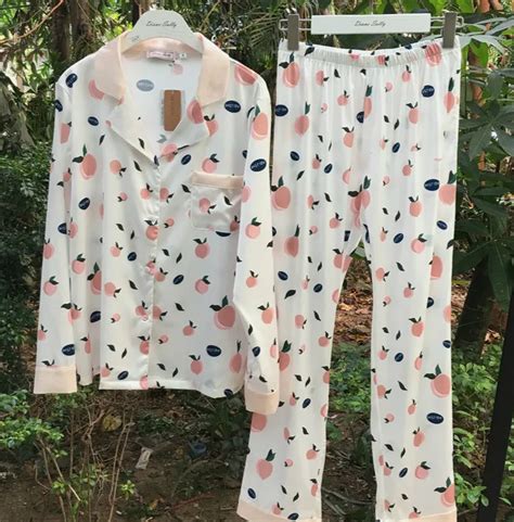 Renyvtil 2018 Autumn Womens Leisure Silk Pajamas Peach Print Long