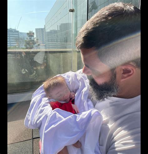 Foto Filha de Juliano Cazarré ficou internada por sete meses Purepeople