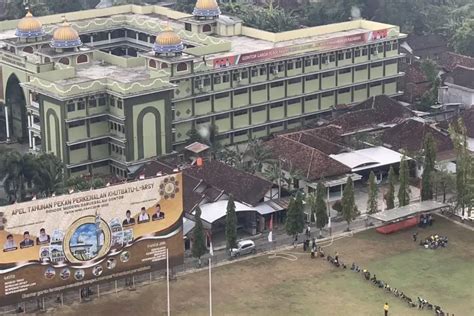 Pondok Pesantren Terbesar Di Jawa Timur Salah Satunya Ponpes Tertua