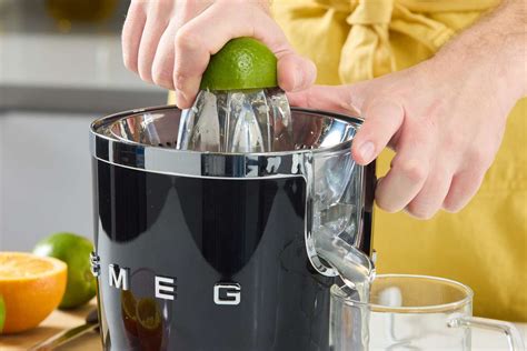 The 5 Best Citrus Juicers, Tested & Reviewed