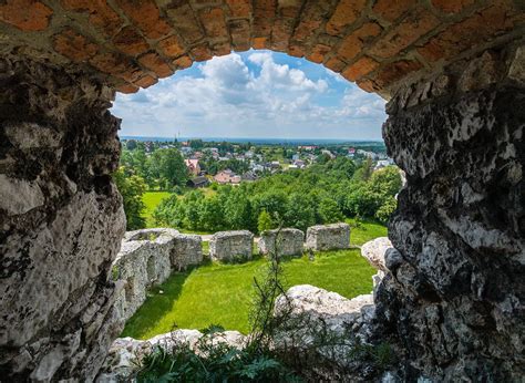 Na Szlaku Orlich Gniazd Zamek Ogrodzieniec W Podzamczu Krok Za