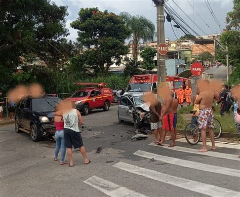 Condutor sinais de embriaguez foi preso em flagrante após acidente