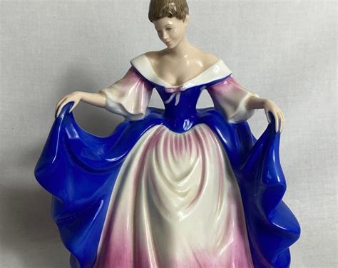 Royal Doulton Pretty Lady Figurine Sara Number Hn3308 Peggy Davies