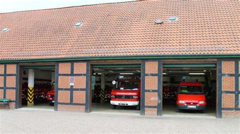 Feuerwehr Thedinghausen Voll Ein Auto Nach Emtinghausen