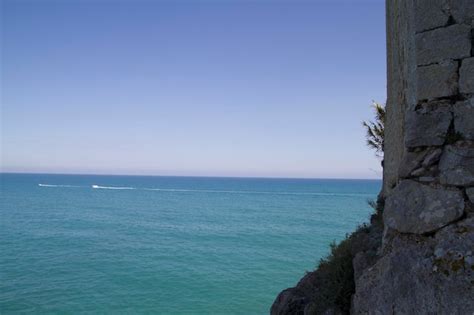 Cena mediterrânea cidade de peniscola localizada na espanha Foto Premium