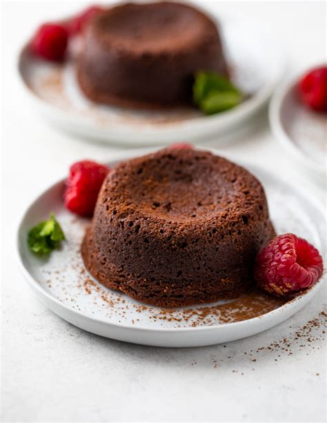 Easy Chocolate Molten Lava Cakes Gimme Delicious