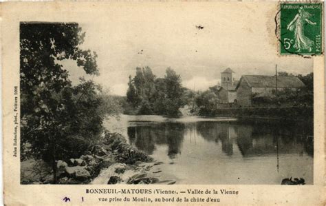 Bonneuil Matours Vallée de la Vienne vue prise du Moulin au bord à