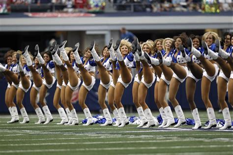 Dallas Nfl Football Games Football Girls Nfl Cheerleaders