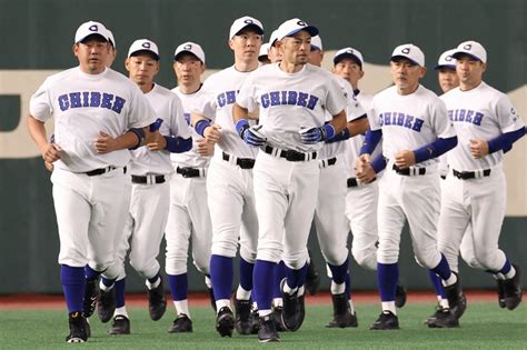 イチローさんの草野球チームvs高校女子選抜 4番は松坂大輔さん 毎日新聞