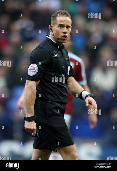 Referee Steve Martin Hi Res Stock Photography And Images Alamy