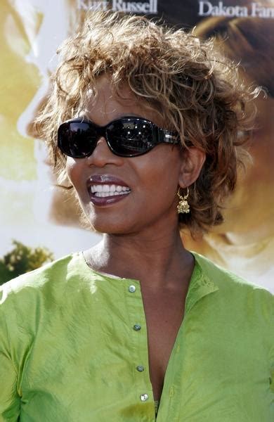 Alfre Woodard Latest News Bio Profile Album Movie And Photo