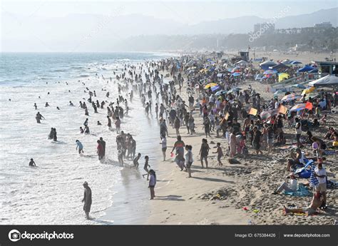 Los Angeles California Usa July 2023 Crowd People Rest Santa – Stock ...