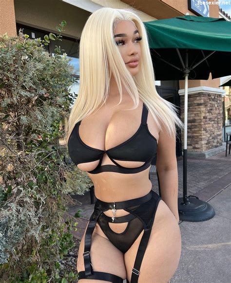 The Sexy Women In Lingerie You Re Looking For Are Right Here THESEXIER Net