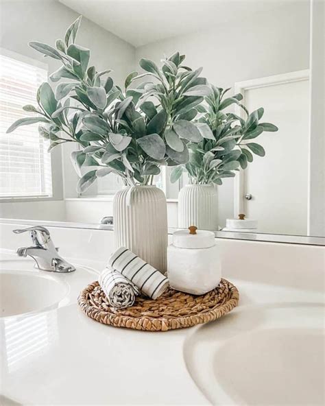 Clever Ways To Incorporate Farmhouse Bathroom D Cor