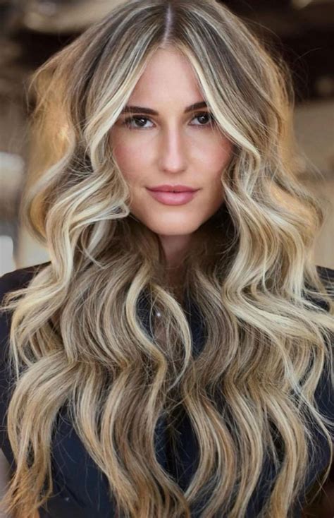 Trendy Hair Colour Ideas Hairstyles Honey Blonde With Big Volume