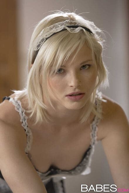 Vickie Brown Zazie Skymm Fair Maiden 030 Porn Pic