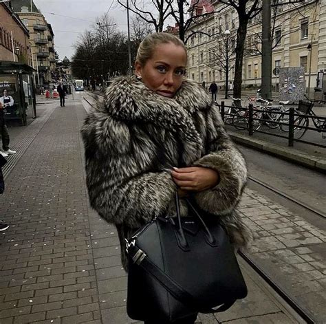 Daria Silver Fox Fur Fashion Fox Fur Candid Sexy Women Fur Coat