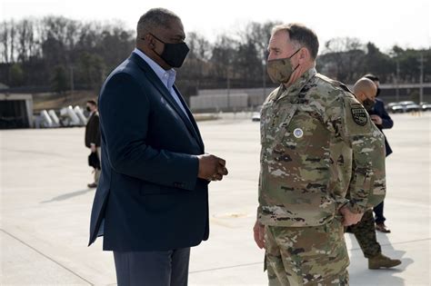 DVIDS - Images - Secretary Austin Meets with USFK Commander [Image 12 of 13]