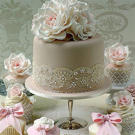 Pin By Gifts By Zoi On Cake Decorating Ideas Pretty Wedding Cakes