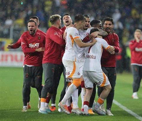 Galatasaray S Per Lig De Ampiyonlu Unu Ilan Etti Futbol Haberleri