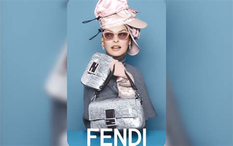 Fendi Celebra El Aniversario De Su Ic Nico Bolso Baguette Junto A