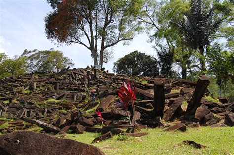 Gunung Padang Ancient Temple The Megalithic Portal And Megalith Map