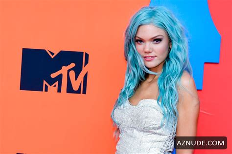 BECCA DUDLEY Nude AZNude