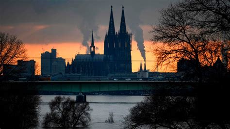 D K Lner Kirchengericht Verurteilt Priester Aus Bistum Trier Vatican