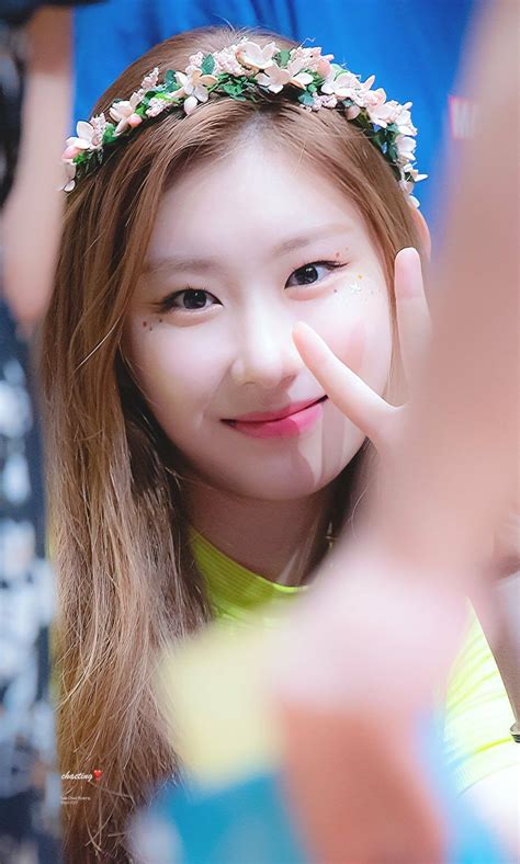 Itzy Chaeryeong 190804 Itzicy Fansign Itzy Pop Photos G Idol