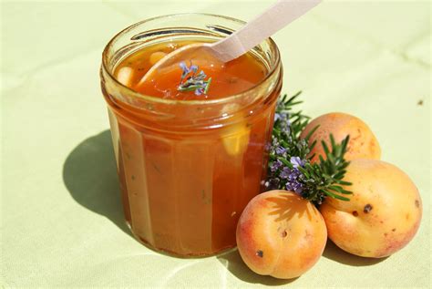 Confiture D Abricots Au Romarin L Atelier Au Bord De Lo