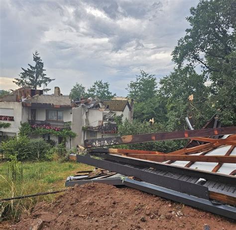 Aufräumen nach Unwetter Amt geht von Tornado aus WELT