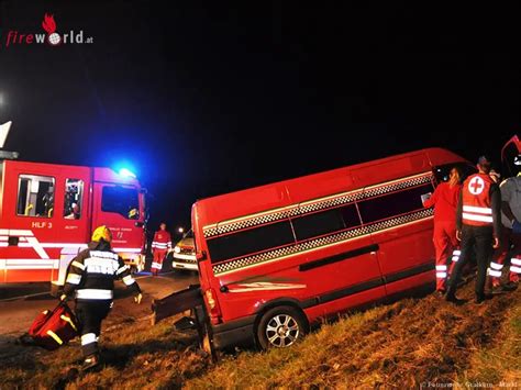 Stmk Personenrettung Nach Unfall Mit Transporter Auf Der B In