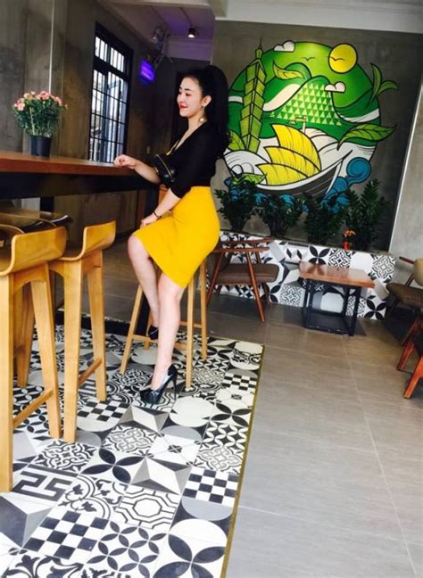 Hot girl bánh tráng trộn Đà Lạt ly hôn vì chồng ngoại tình giờ đã có bạn trai mới