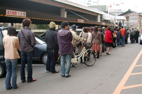 【写真・画像】＜平成 この日、＞佐賀銀行取り付け騒ぎ＝平成15年12月25日（15年前） 携帯メールでデマ広がる まちの話題 佐賀県の