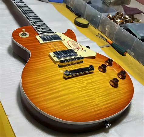 Guitarra El Ctrica Est Ndar Flame Maple Caoba Diapas N De Caoba