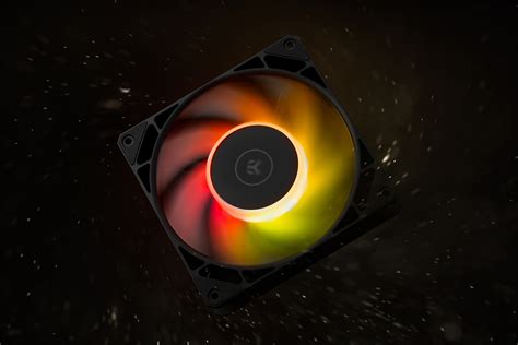 EK Loop Fan FPT 140 D RGB Black 550 2300rpm EK Webshop