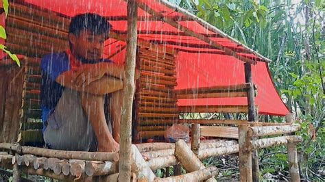 Camping Hujan Deras Tidur Nyenyak Di Dalam Kabin Kayu Terasa Nyaman