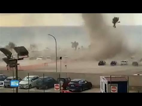 Cefal Tromba Daria Nei Pressi Del Lungomare Paura Tra I Bagnanti