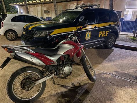 PRF apreende moto adulterada e detém condutor em Juazeiro Polícia