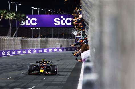 Red Bull Racing 制霸連勝！pérez奪下生涯第五勝、verstappen取得亞軍並創最快圈速 Auto Graphic