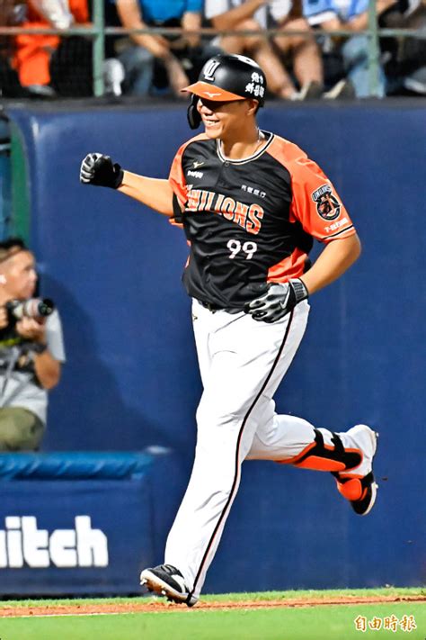 新聞 嘟嘟9局下迎新 張育成首安報到 看板 Baseball 批踢踢實業坊