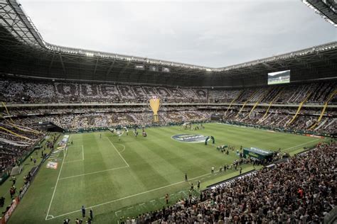 TORCEDORES DO ATLÉTICO MG FAZEM CAMPANHA PARA TREINO ABERTO NA ARENA