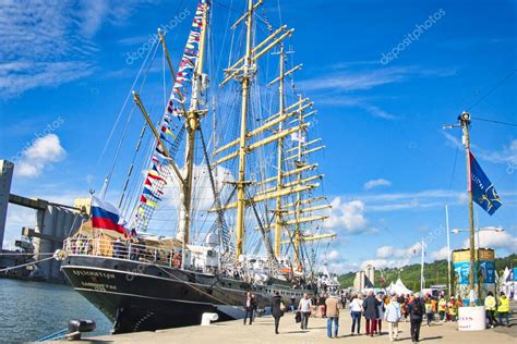 ROUEN FRANCIA 8 DE JUNIO DE 2019 Punto De Vista Desde El Muelle De